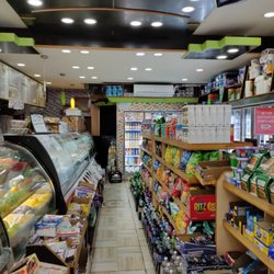 Evergreen Organic Food & Deli - Inside