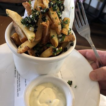 Willi's Wine Bar - Garlic fries yummy - Wine Bars Near Me - Santa Rosa, California