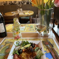 Café du Grütli - The house salad with freshly sliced avocado & an empanada!