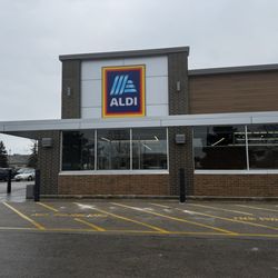 ALDI - Exterior