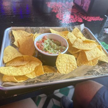 Talkin' Tacos Wynwood - Guacamole and Chips - Tacos Near Me - Miami, Florida