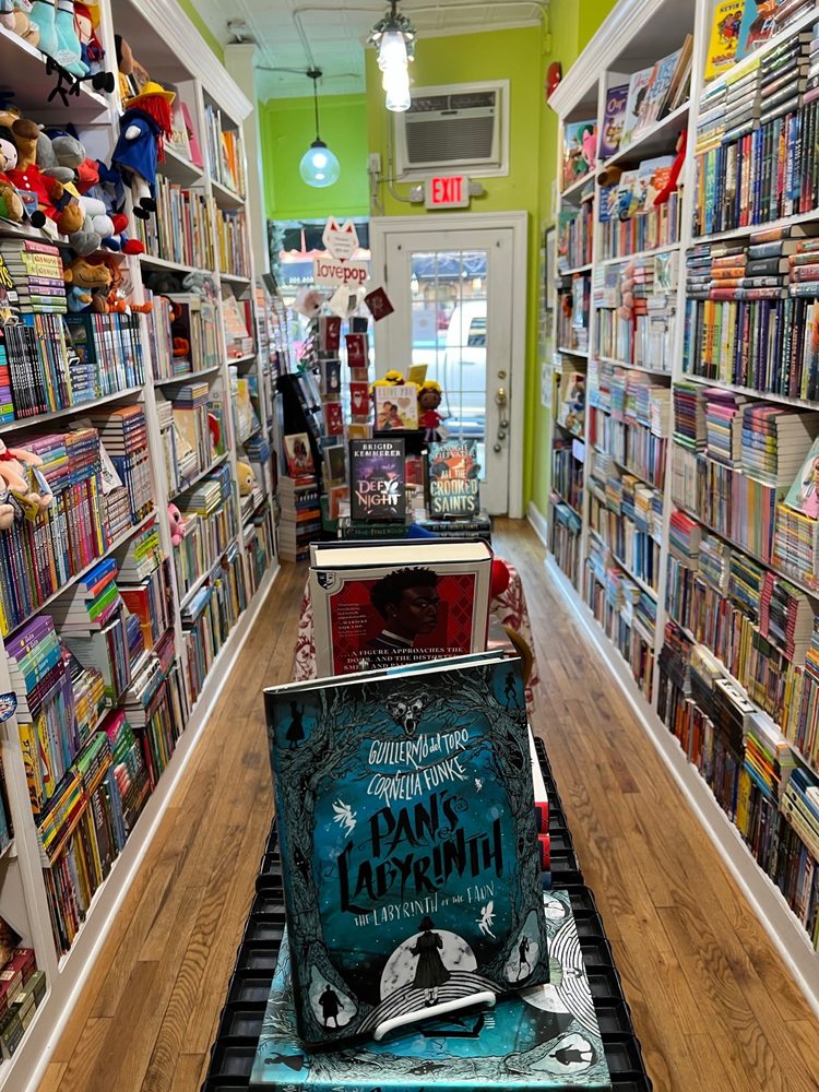 The Little Boho Bookshop Logo