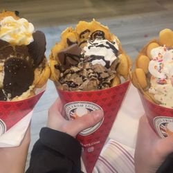 Love From London - We have the custom Oreo, Caramel, Cookie Dough, then next up we have Toffee Chocolate, and last to the left a Sugar Cookie Birthday Cake?