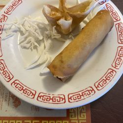 Hunan Chinese Restaurant - Egg Roll and Cream Cheese Wonton