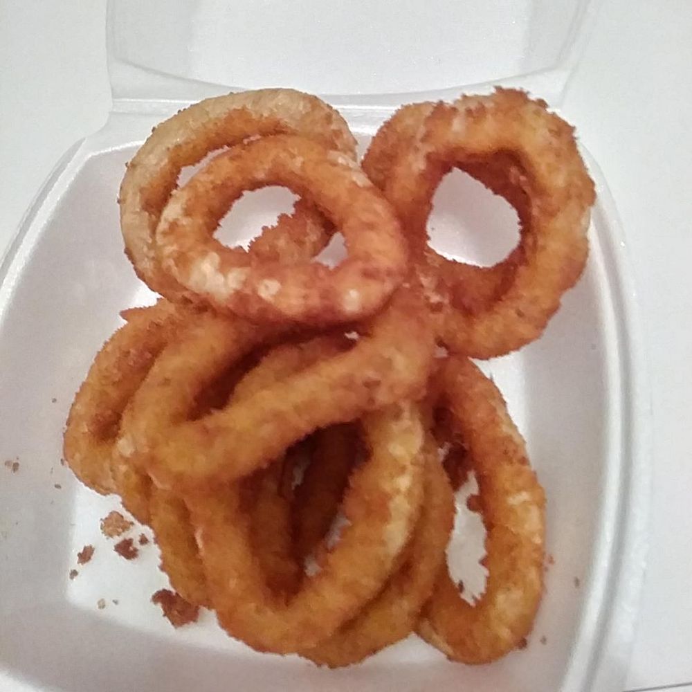 Brooklyn's Pizza - These onion rings look old. Like I had these out for 7 weeks and tried to fry them old. - Italian Near Me - Irvington, New Jersey