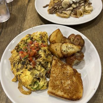 The Bread And Honey House - carne asada omeltte - Breakfast & Brunch Near Me - Mesa, Arizona The Bread And Honey House - carne asada omeltte - Breakfast & Brunch Near Me - Mesa, Arizona