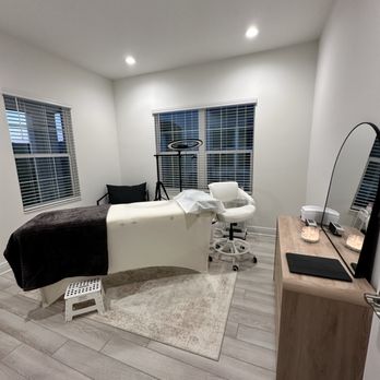 Brows By Amy T - Brow studio - Hair Removal Near Me - Lakewood Ranch, Florida