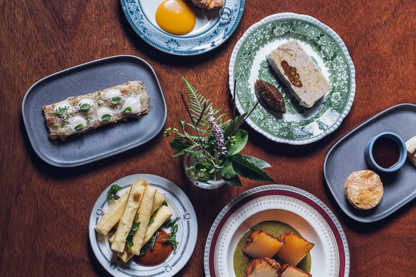 Cadeau Bar & Restaurant by null