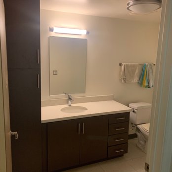 Icon - Nice bathroom layout - Apartments Near Me - Isla Vista, California Icon - Nice bathroom layout - Apartments Near Me - Isla Vista, California
