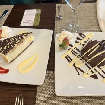 Ledges Restaurant - Orange Cheesecake and Godiva Mousse bomb - American Near Me - North Conway, New Hampshire