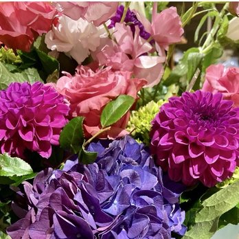 Sweet Peas Florist - Closeup of my recent delivery - Florists Near Me - Long Beach, California Sweet Peas Florist - Closeup of my recent delivery - Florists Near Me - Long Beach, California