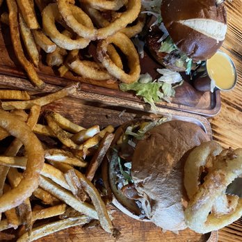 SOB Burgers - The bitchin' and the brewmaster - Burgers Near Me - Bradenton, Florida