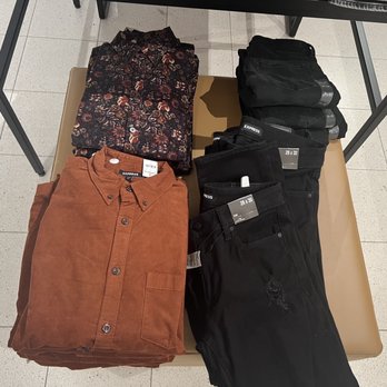 Express - Men's Clothing Near Me - Houston, Texas