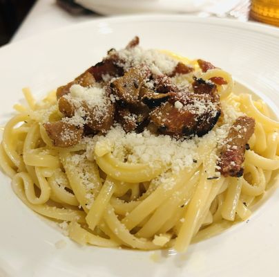 Elaine's Restaurant and Bar by null