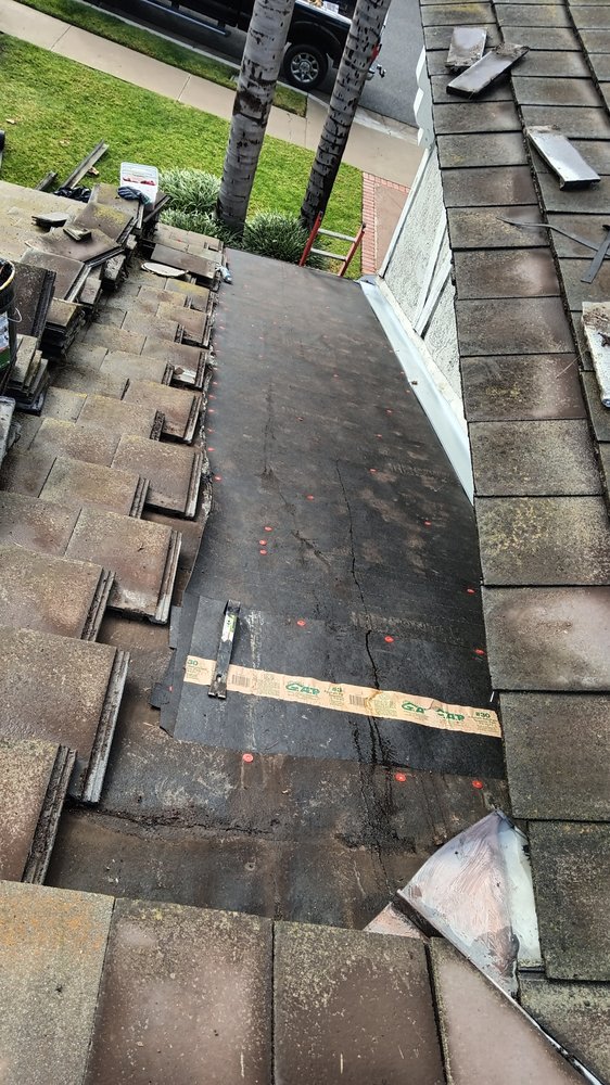 Slide of Carranza Roofing Ing