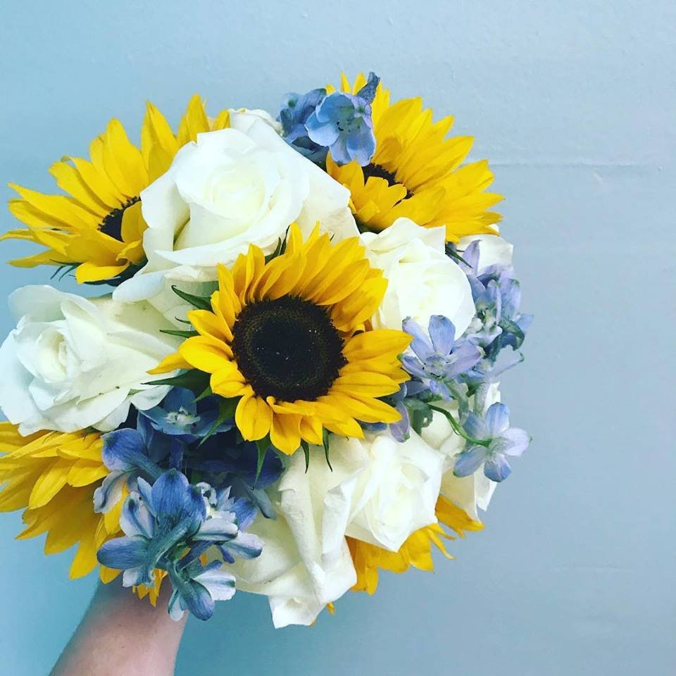 THE YELLOW GARDEN Updated September 2024 11 Photos 301 N Main St