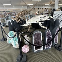 Geofossiles Rock Shop - Neat!