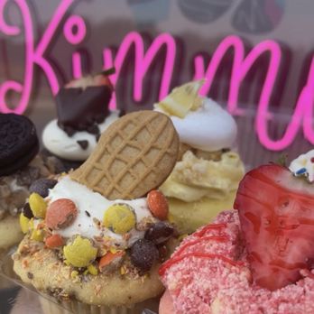 Kimmy’s Treats - Cupcakes! Reese's nutter butter, strawberry crunch, Oreo toffee, confetti, lemon cheesecake, chocolate covered strawberry. - Bakeries Near Me - Raeford, North Carolina Kimmy’s Treats - Cupcakes! Reese's nutter butter, strawberry crunch, Oreo toffee, confetti, lemon cheesecake, chocolate covered strawberry. - Bakeries Near Me - Raeford, North Carolina