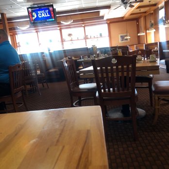Dapper's West Family Restaurant - Dinning area with flatscreen TVs - American Near Me - Addison, Illinois Dapper's West Family Restaurant - Dinning area with flatscreen TVs - American Near Me - Addison, Illinois