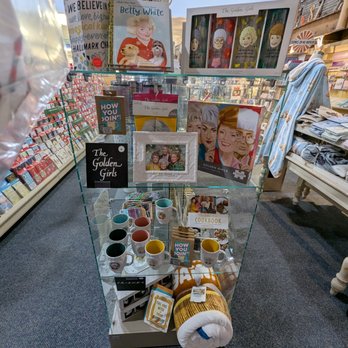 1. Mariellen's Hallmark Shop