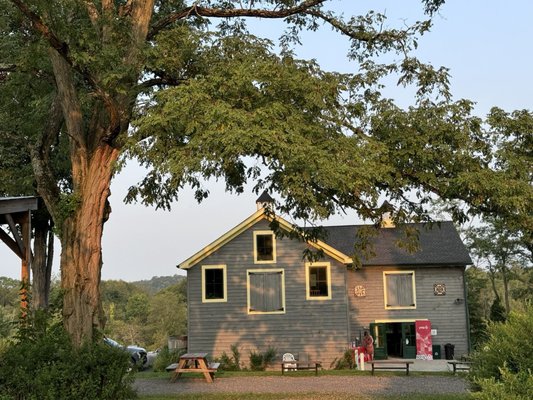 Plan Bee Farm Brewery by null