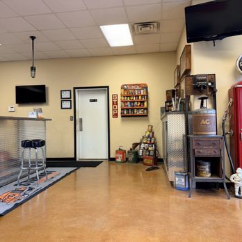 Sternot Auto Repair - Waiting area. - Auto Repair Near Me - Mosinee, Wisconsin Sternot Auto Repair - Waiting area. - Auto Repair Near Me - Mosinee, Wisconsin