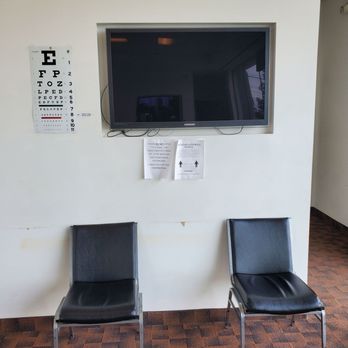 Stanton Optical - Waiting room area (left side) - Optometrists Near Me - Tonawanda, New York