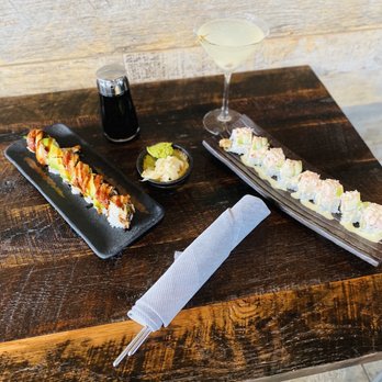 Fúdo - Double Dragon Eel tempura, cucumber, eel, avocado, kabayaki sauce, Bumble Bee Shrimp tempura, cream cheese crab, avocado, white yuzu sauce - Asian Fusion Near Me - Chamblee, Georgia