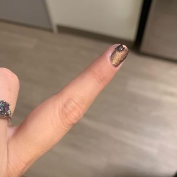Temecula Nail Bar - Broken after 3hrs! - Nail Salons Near Me - Temecula, California