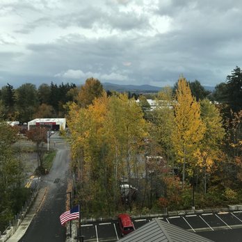 Oxford Suites Bellingham - Fall colors - Hotels Near Me - Bellingham, Washington Oxford Suites Bellingham - Fall colors - Hotels Near Me - Bellingham, Washington