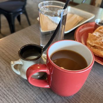 Louie's Cafe - Black drip coffee free refill - Cafes Near Me - Leavenworth, Washington