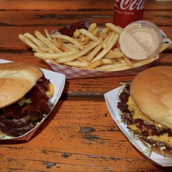 Americana - Food Trucks Near Me - Bend, Oregon