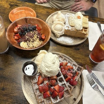 Waffle and Berry - Chocolate waffles, acai bowl, peanut butter waffles - Waffles Near Me - Honolulu, Hawaii