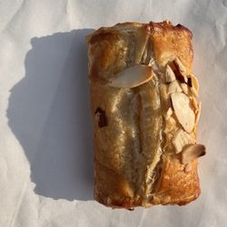 Asia's Cakes - Almond croissant