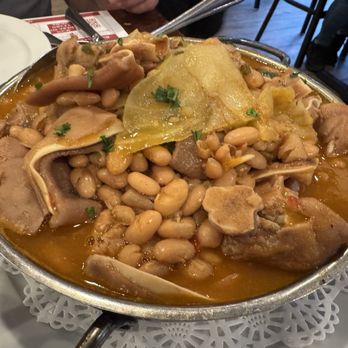 O Pipo Tavern - Pork and beans! Ears galore! - Portuguese Near Me - Newark, New Jersey O Pipo Tavern - Pork and beans! Ears galore! - Portuguese Near Me - Newark, New Jersey