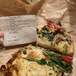 They forgot to put the chicken and avocado on a chicken avalado sandwich. How do you forget the 2 main ingredients. They forgot to put the chicken and avocado on a chicken avalado sandwich. How do you forget the 2 main ingredients.