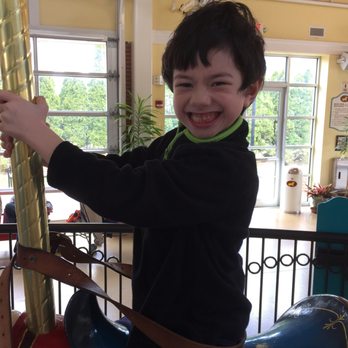 Nunley's Carousel - Carousels Near Me - Garden City, New York