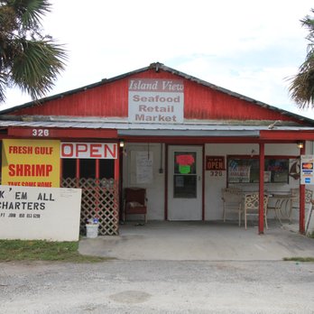 Island View Seafood - the front of the restaurant - Seafood Markets Near Me - Eastpoint, Florida