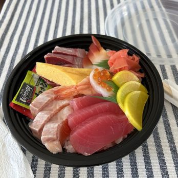 Kuzma's Fish Market - Chirashi bowl - Seafood Markets Near Me - Edmonds, Washington Kuzma's Fish Market - Chirashi bowl - Seafood Markets Near Me - Edmonds, Washington