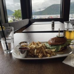 The Shinglemill Pub and Bistro - Beer and burger, as recommended.