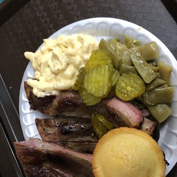 Jucy's Smokehouse Bar-B-Q - Pickles are really good! - Barbeque Near Me - Pewee Valley, Kentucky