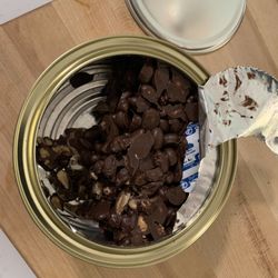 Belmont Peanuts of Southampton - Melted chocolate peanuts from vendor