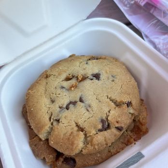 Grind Burger Kitchen - Chocolate chip toffee cookies - Burgers Near Me - Louisville, Kentucky Grind Burger Kitchen - Chocolate chip toffee cookies - Burgers Near Me - Louisville, Kentucky