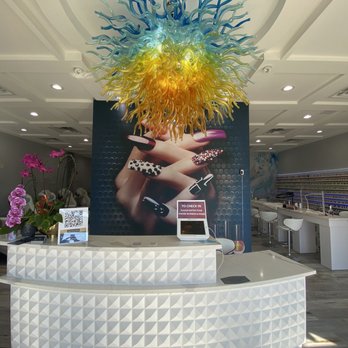 2Q Nail Bar - Entrance - Nail Salons Near Me - Woodbridge, Virginia