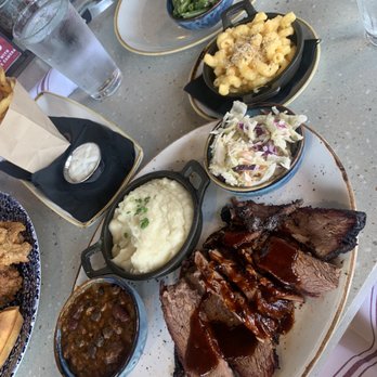 Gus's BBQ - Barbeque Near Me - Porter Ranch, California