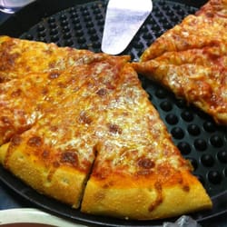 Gino's Pizza Of Kenova - Pretty solid pizza...