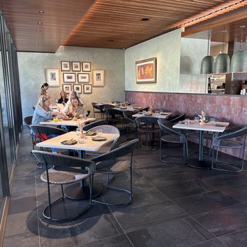 Tzintzuntzan - Indoor seating - Mexican Near Me - Austin, Texas