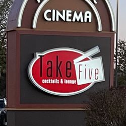 Marcus Majestic Cinema of Omaha - Outside sign