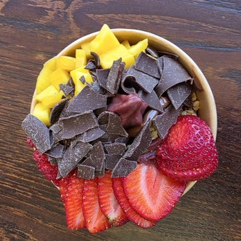 Sunberry Acai Bowls - Small bowl with granola, mango, strawberries, Nutella drizzle & shaved chocolate. - Acai Bowls Near Me - Granada Hills, California