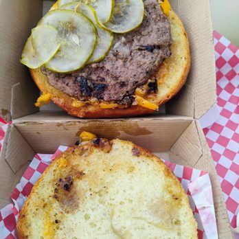 Small Cheval- Hyde Park - The redo that supposedly had grilled onions added - Burgers Near Me - Chicago, Illinois Small Cheval- Hyde Park - The redo that supposedly had grilled onions added - Burgers Near Me - Chicago, Illinois